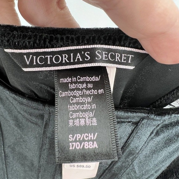 NWT VICTORIA'S SECRET Sexy Black Velvet & Lace Garter slip Lingerie - Picture 9 of 10